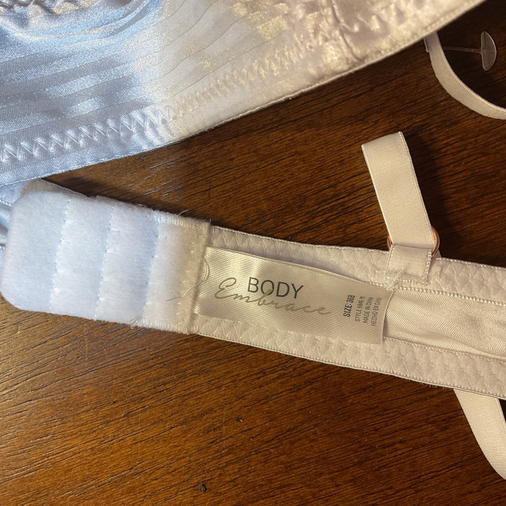 Elegant Cream Striped Bra - Picture 5 of 9